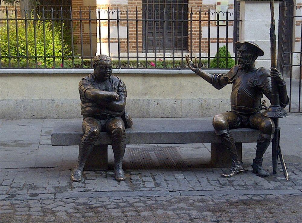 Miguel De Cervantes Alcalá de Henares Exterior foto